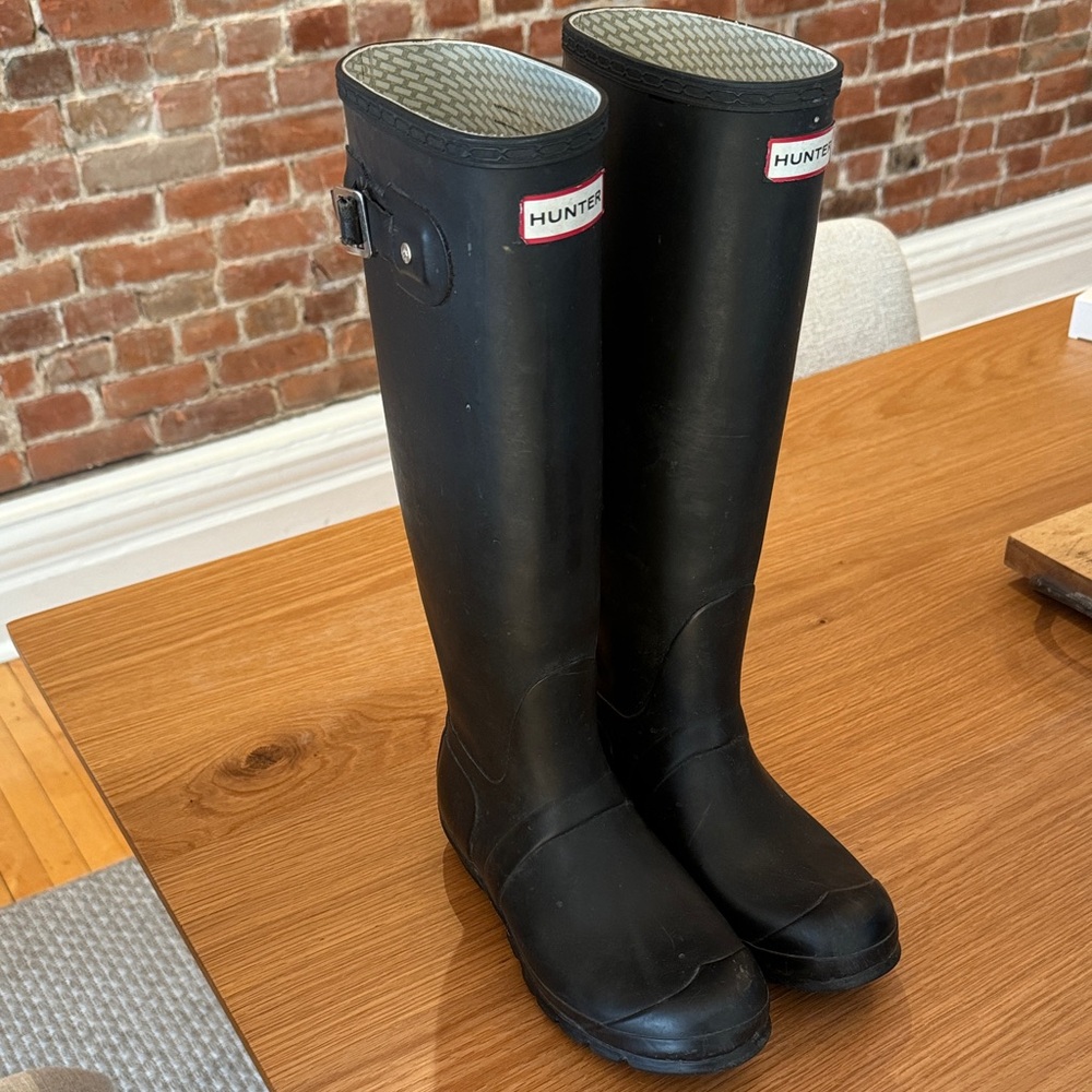 Hunter Classic Black Knee-High Boots